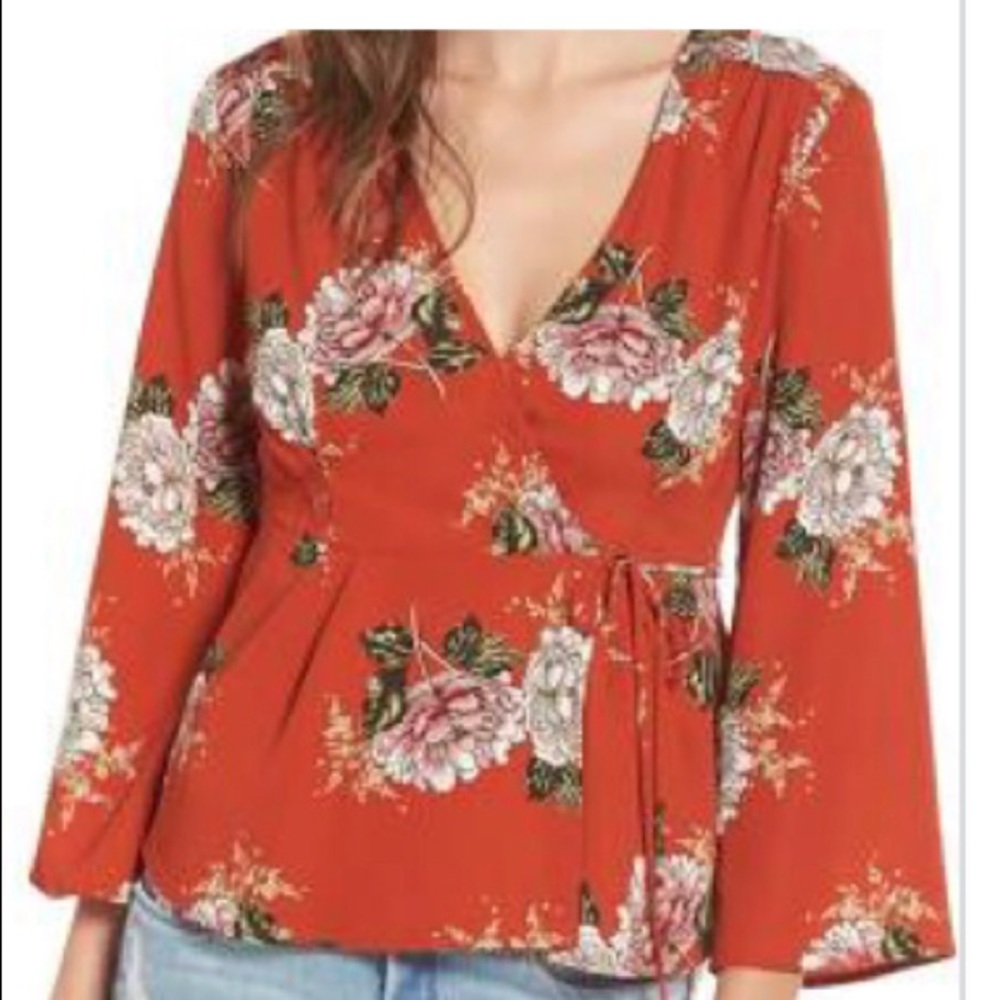 Astr the label floral wrap top